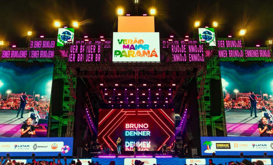 Bruno & Denner e Israel & Rodolffo fazem balada sertaneja para 32 mil pessoas em Pontal do Paraná