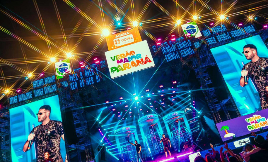 Bruno & Denner e Israel & Rodolffo fazem balada sertaneja para 32 mil pessoas em Pontal do Paraná