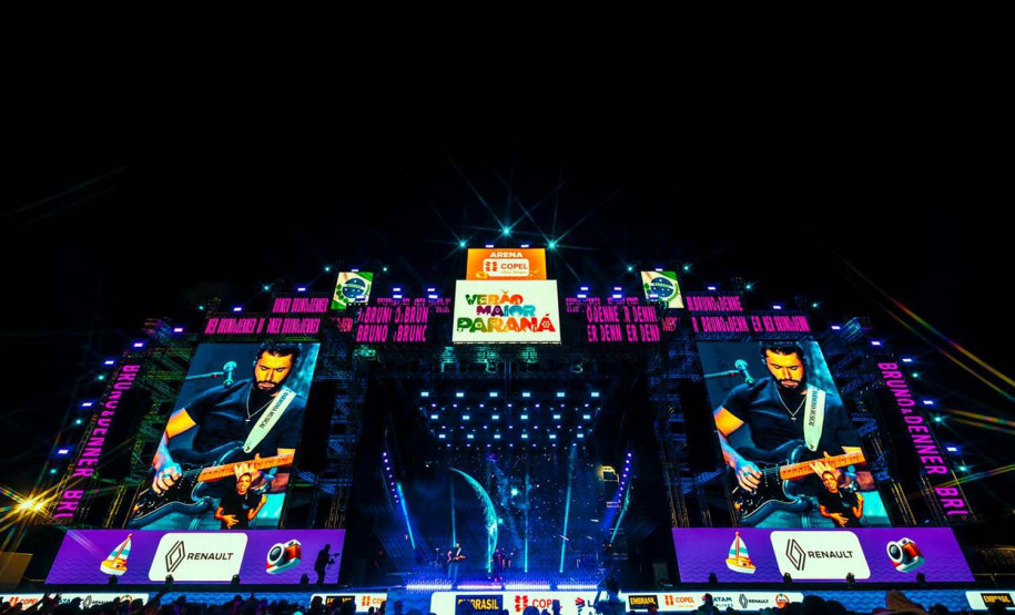 Bruno & Denner e Israel & Rodolffo fazem balada sertaneja para 32 mil pessoas em Pontal do Paraná