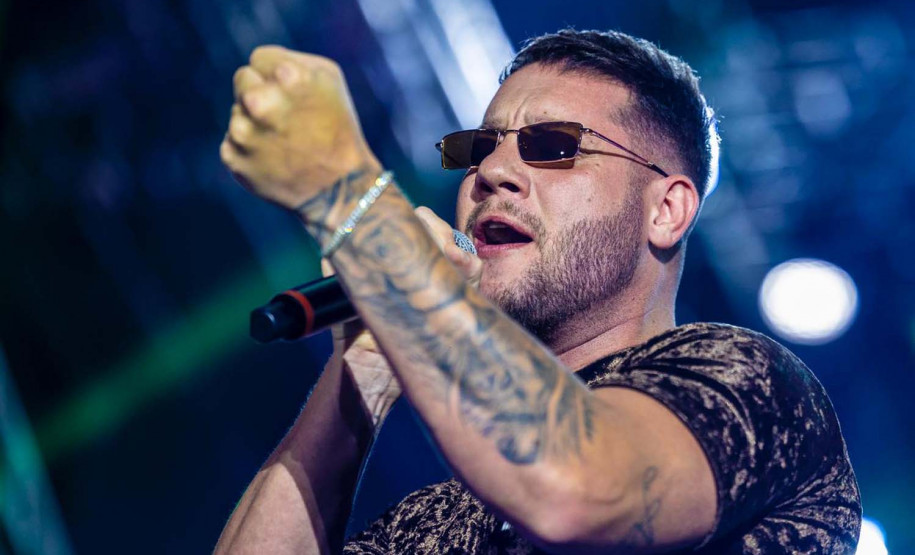 Bruno & Denner e Israel & Rodolffo fazem balada sertaneja para 32 mil pessoas em Pontal do Paraná