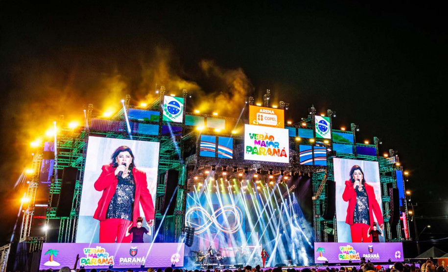 Roberta Miranda e Raça Negra transformam Pontal do Paraná em palco de grandes emoções
