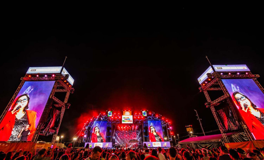 Roberta Miranda e Raça Negra transformam Pontal do Paraná em palco de grandes emoções