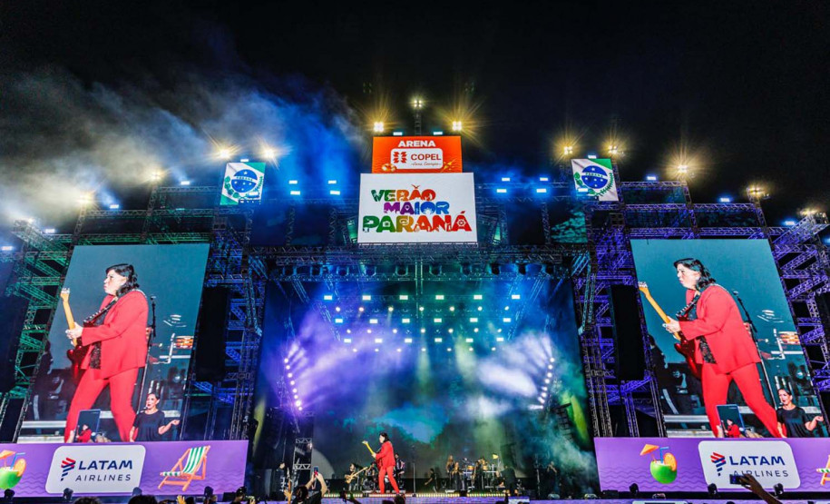 Roberta Miranda e Raça Negra transformam Pontal do Paraná em palco de grandes emoções