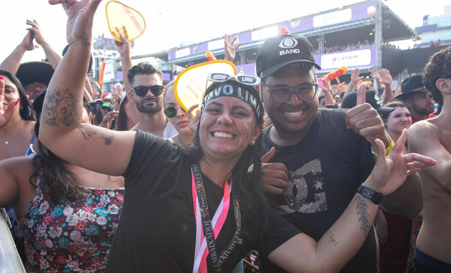 Prova de resistência: fãs ficam 24h na fila para show de Gusttavo Lima