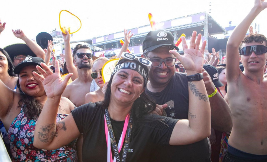 Prova de resistência: fãs ficam 24h na fila para show de Gusttavo Lima