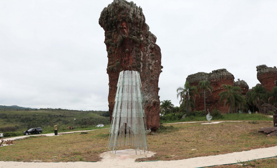 Parque Estadual de Vila Velha vira museu a céu aberto com projeto do MON