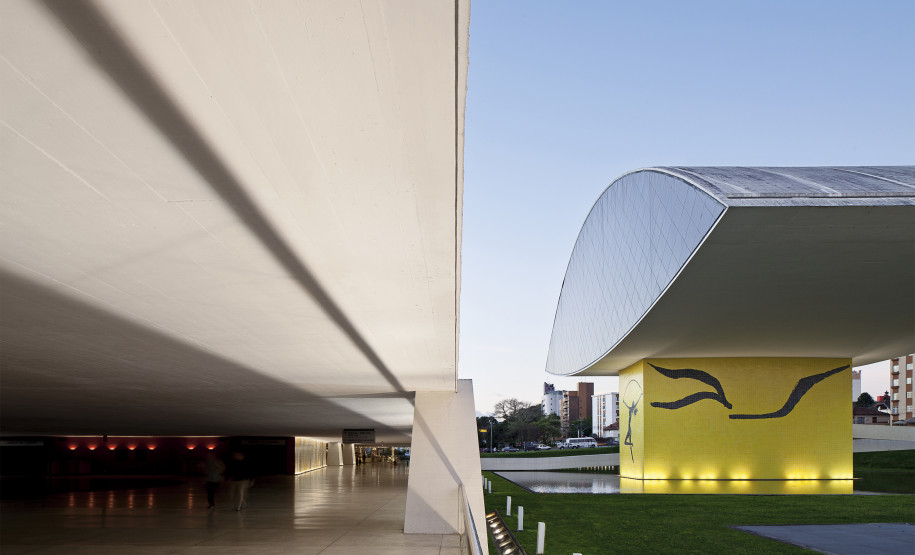 Ainda dá tempo: três exposições deixam catálogo do MON no domingo