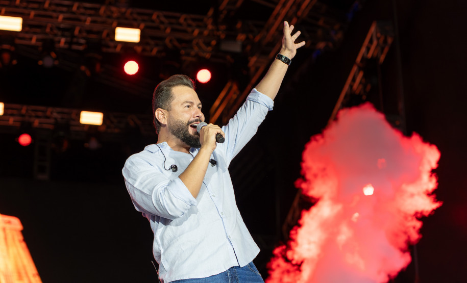 Diego & Arnaldo abrem último fim de semana do Verão Maior Paraná com show eclético em Pontal do Paraná