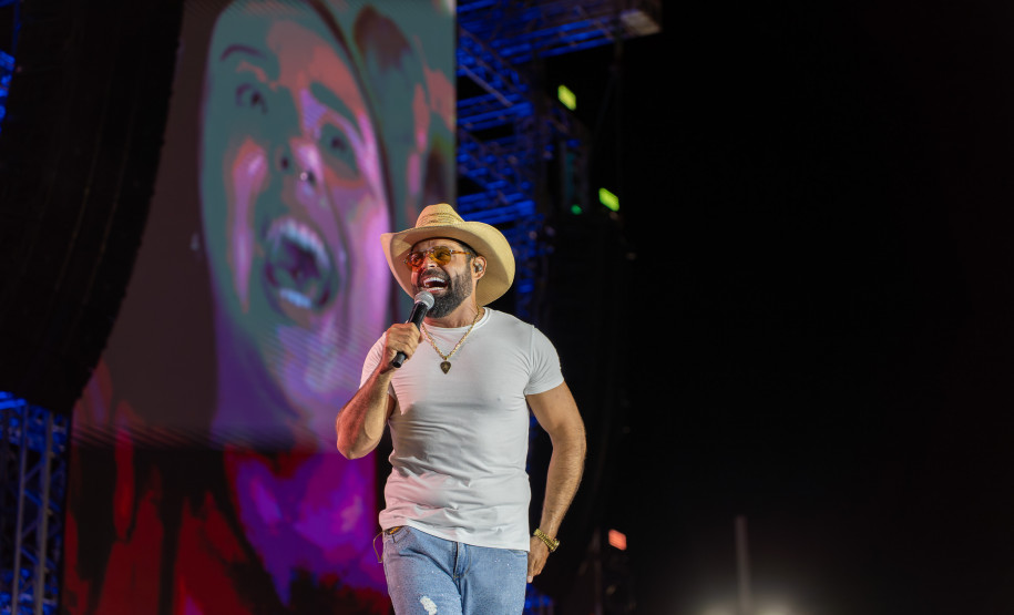 Diego & Arnaldo abrem último fim de semana do Verão Maior Paraná com show eclético em Pontal do Paraná