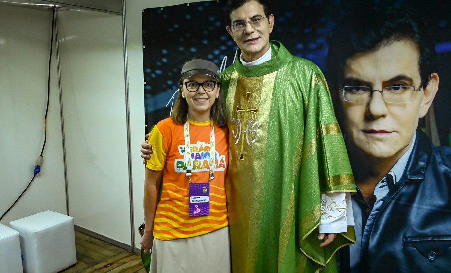 Padre Reginaldo Manzotti reúne 38 mil pessoas no último domingo do Verão Maior Paraná