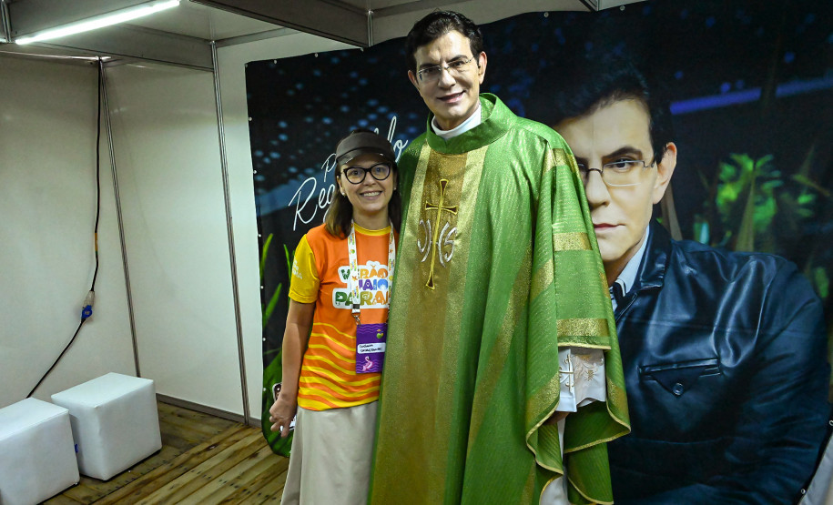 Padre Reginaldo Manzotti reúne 38 mil pessoas no último domingo do Verão Maior Paraná