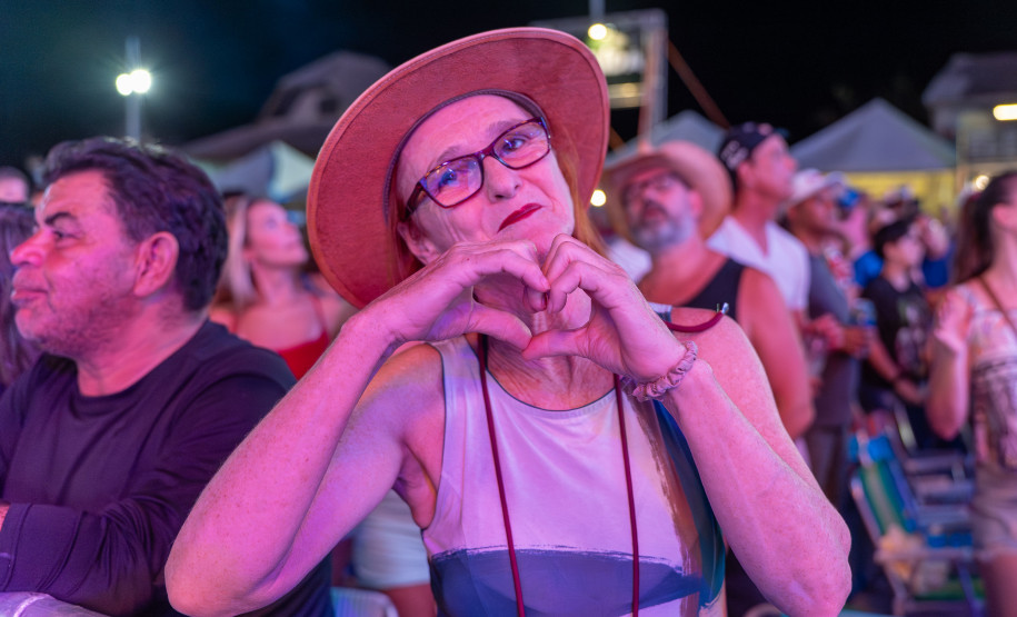 Diego & Arnaldo abrem último fim de semana do Verão Maior Paraná com show eclético em Pontal do Paraná