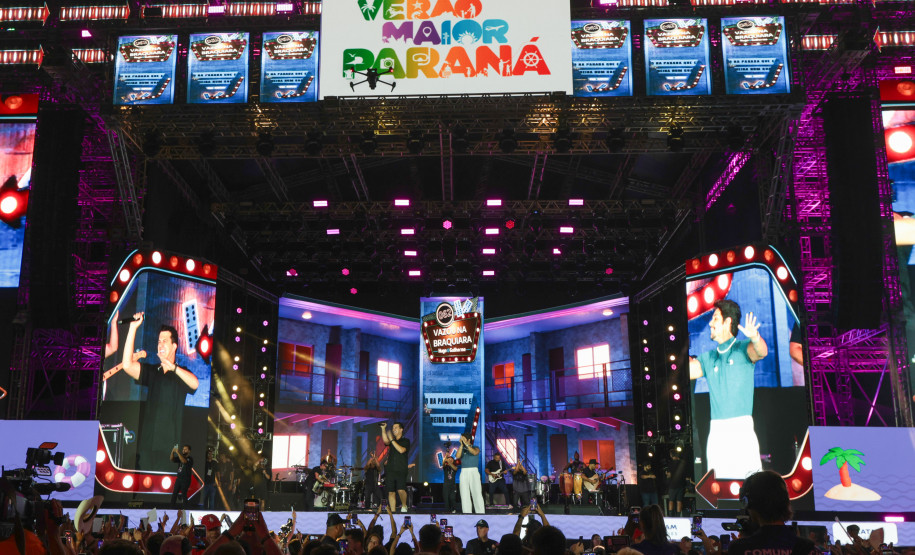 Hugo & Guilherme atraem 87 mil pessoas para as areias de Caiobá com hits icônicos