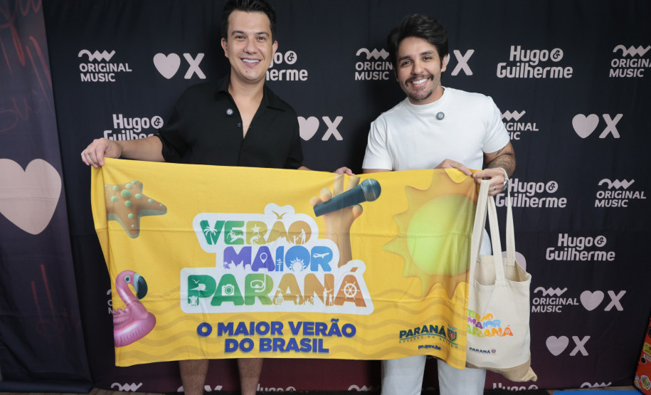 Hugo & Guilherme atraem 87 mil pessoas para as areias de Caiobá com hits icônicos