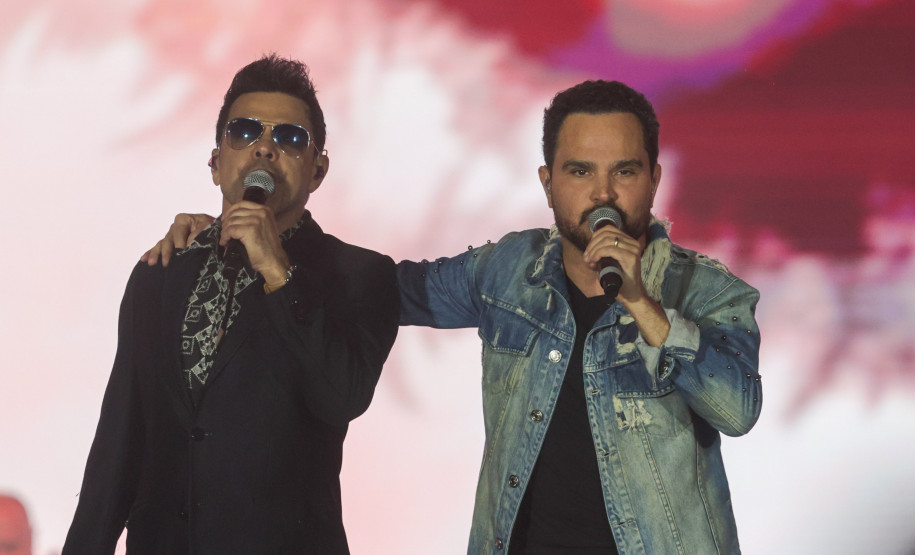 A dupla Zezé Di Camargo e Luciano durante a apresentação do seu show dentro da programação do Verão Maior Paraná, em Matinhos - 07/02/2026