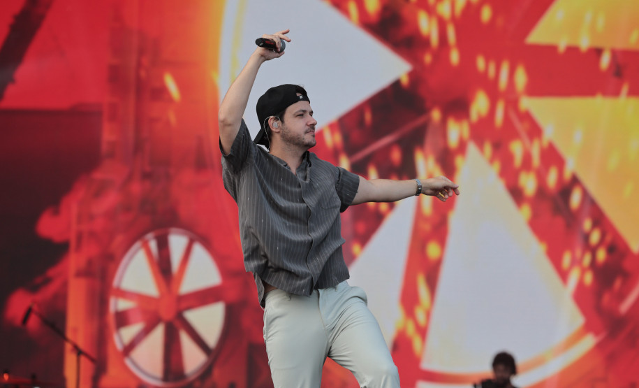 A dupla Israel e Rodolffo  durante  apresentação do seu  show  no Verão Maior Paraná, em Matinhos - 08/02/2026