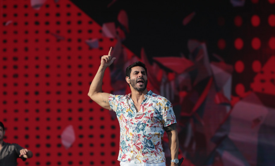 A dupla Israel e Rodolffo  durante  apresentação do seu  show  no Verão Maior Paraná, em Matinhos - 08/02/2026