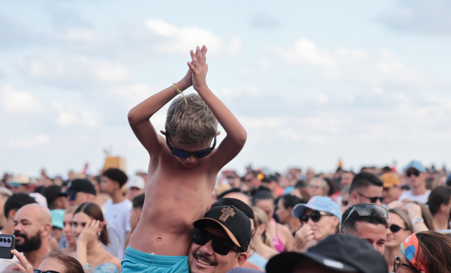 A dupla Israel e Rodolffo  durante  apresentação do seu  show  no Verão Maior Paraná, em Matinhos - 08/02/2026