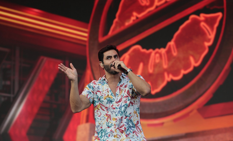 A dupla Israel e Rodolffo  durante  apresentação do seu  show  no Verão Maior Paraná, em Matinhos - 08/02/2026