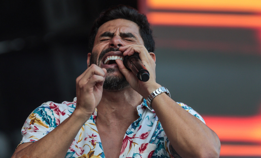 A dupla Israel e Rodolffo  durante  apresentação do seu  show  no Verão Maior Paraná, em Matinhos - 08/02/2026