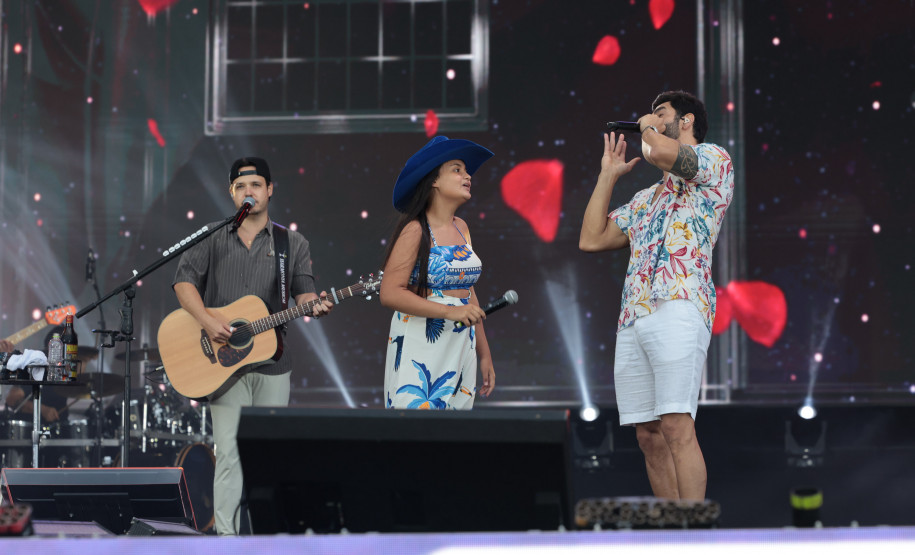 A dupla Israel e Rodolffo  durante  apresentação do seu  show  no Verão Maior Paraná, em Matinhos - 08/02/2026