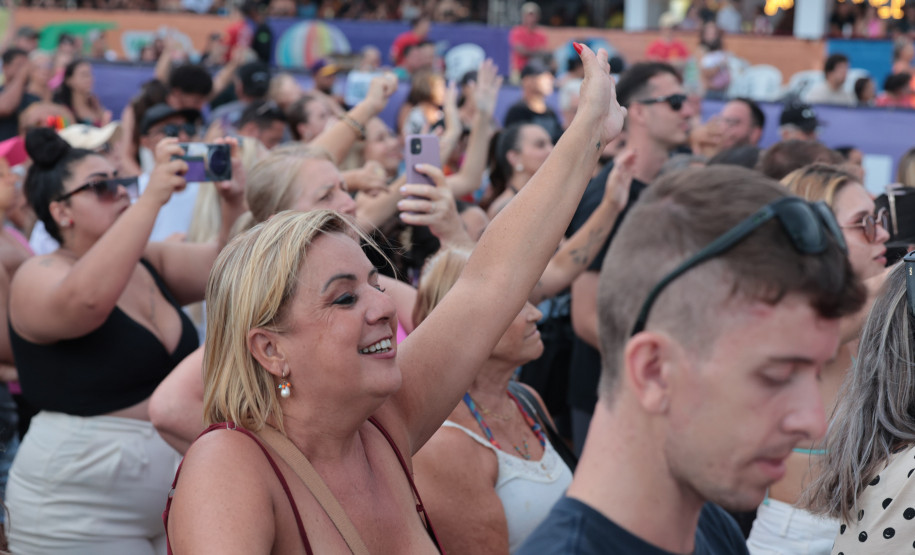 A dupla Israel e Rodolffo  durante  apresentação do seu  show  no Verão Maior Paraná, em Matinhos - 08/02/2026