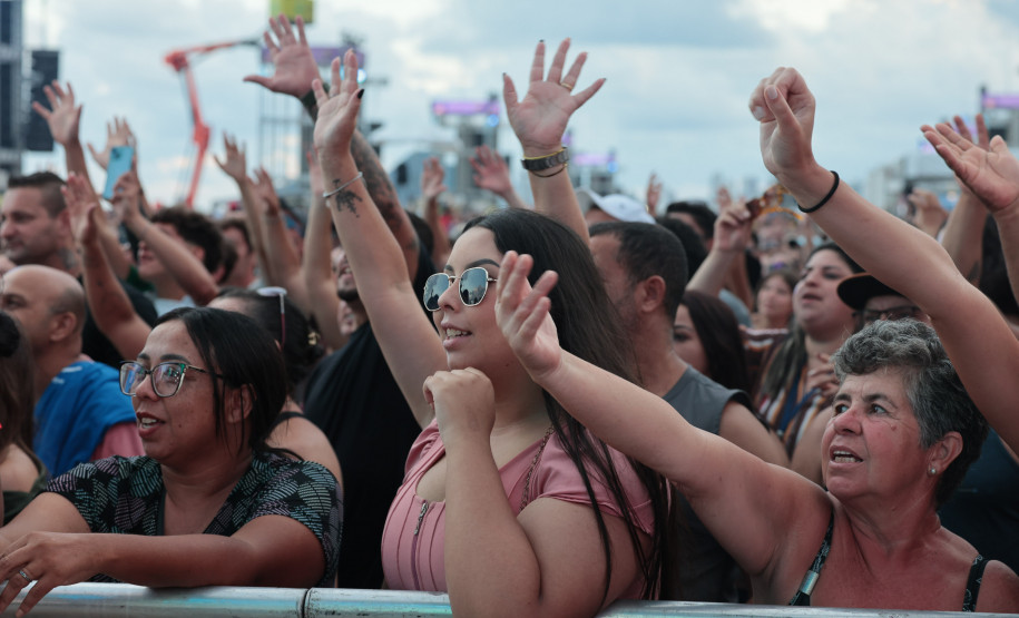 A dupla Israel e Rodolffo  durante  apresentação do seu  show  no Verão Maior Paraná, em Matinhos - 08/02/2026