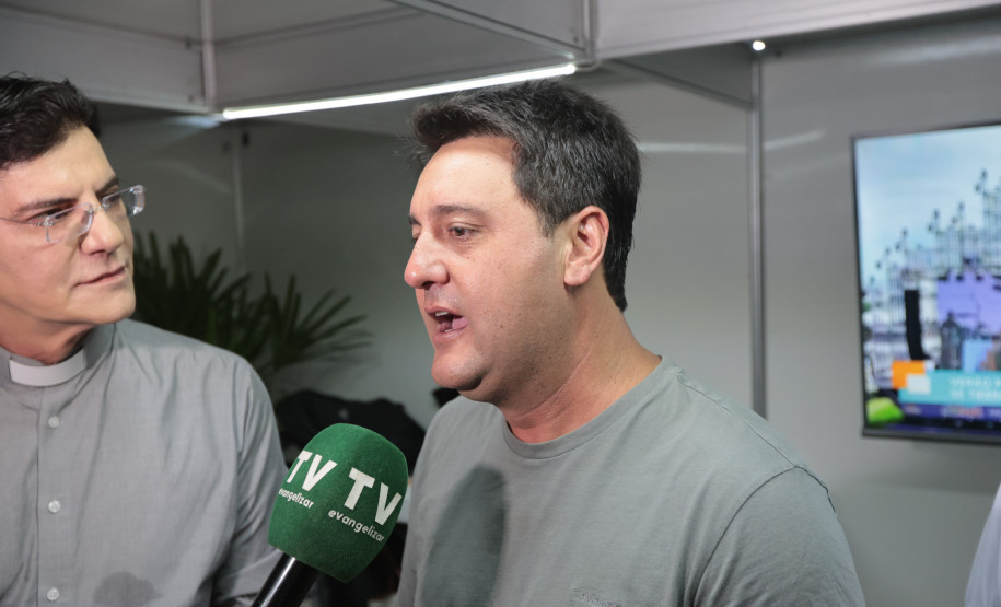 Padre Reginaldo Manzotti reúne 38 mil pessoas no último domingo do Verão Maior Paraná