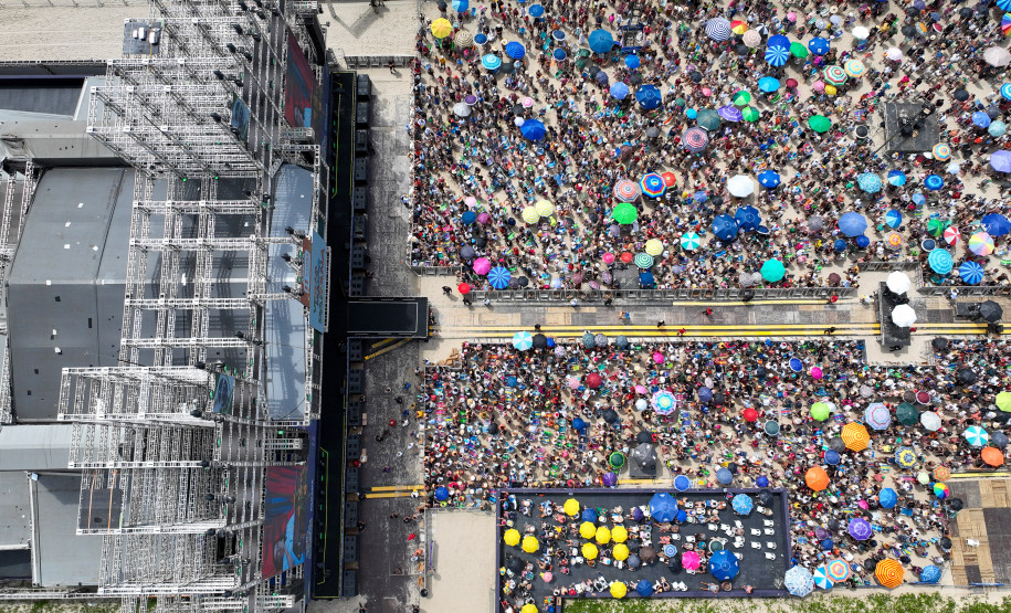 Padre Reginaldo Manzotti reúne 38 mil pessoas no último domingo do Verão Maior Paraná