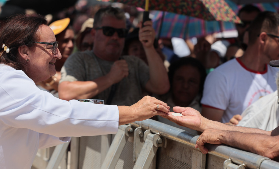 Padre Reginaldo Manzotti reúne 38 mil pessoas no último domingo do Verão Maior Paraná