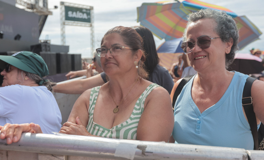 Padre Reginaldo Manzotti reúne 38 mil pessoas no último domingo do Verão Maior Paraná