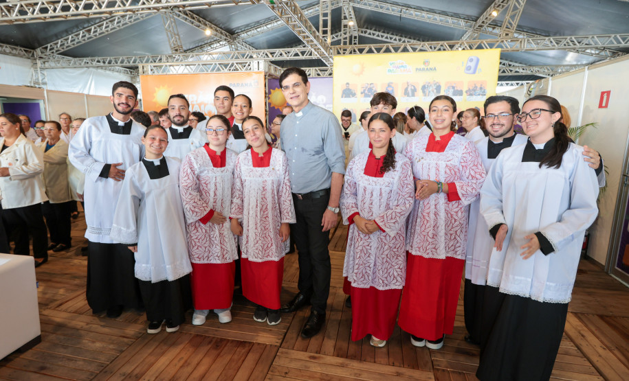 Padre Reginaldo Manzotti reúne 38 mil pessoas no último domingo do Verão Maior Paraná