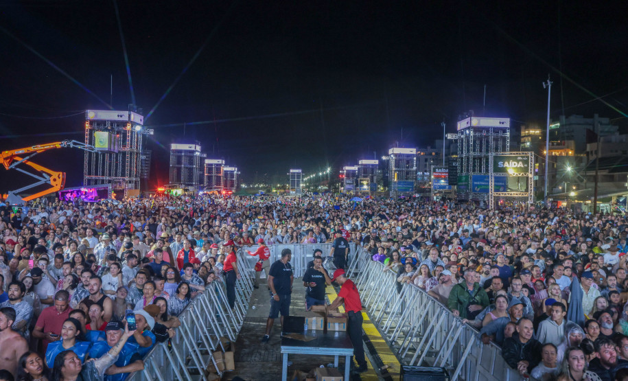 A dupla Zezé Di Camargo e Luciano durante a apresentação do seu show dentro da programação do Verão Maior Paraná, em Matinhos - 07/02/2026