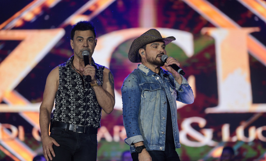 A dupla Zezé Di Camargo e Luciano durante a apresentação do seu show dentro da programação do Verão Maior Paraná, em Matinhos - 07/02/2026