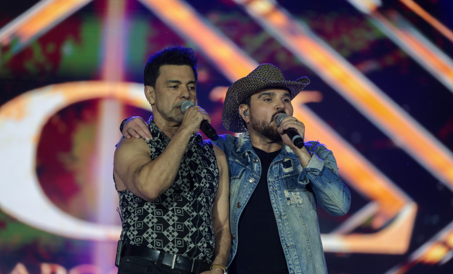 A dupla Zezé Di Camargo e Luciano durante a apresentação do seu show dentro da programação do Verão Maior Paraná, em Matinhos - 07/02/2026