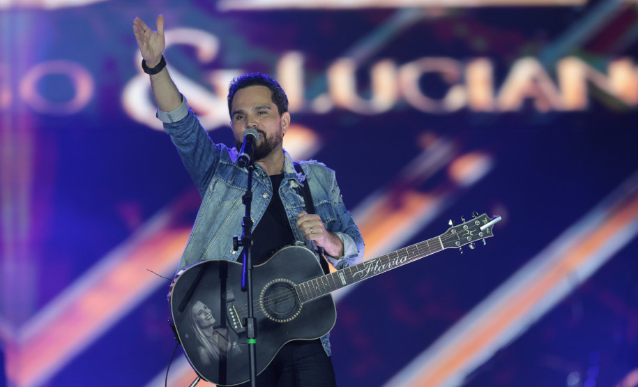 A dupla Zezé Di Camargo e Luciano durante a apresentação do seu show dentro da programação do Verão Maior Paraná, em Matinhos - 07/02/2026