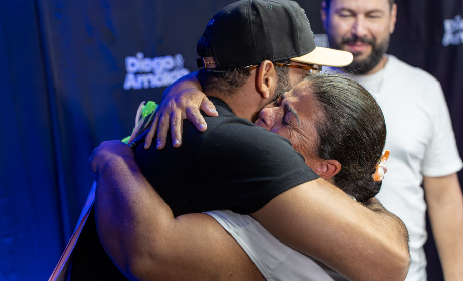 Diego & Arnaldo abrem último fim de semana do Verão Maior Paraná com show eclético em Pontal do Paraná