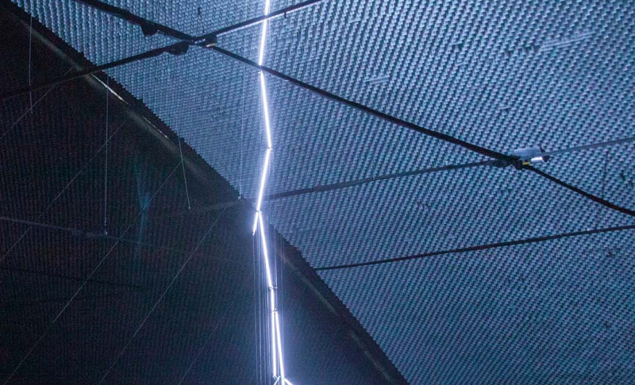 Novo miniauditório do MON é inaugurado com exposição de fotos de Dico Kremer