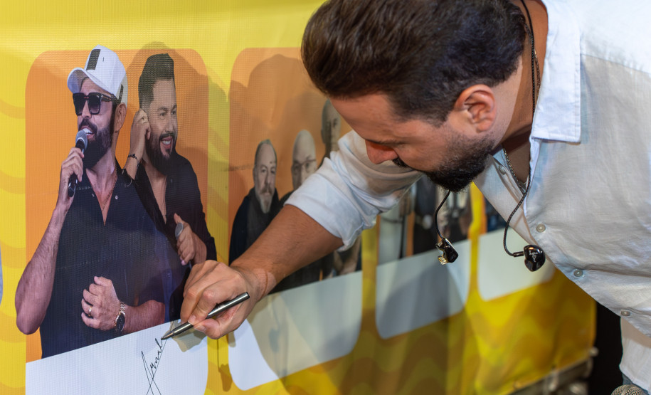 Diego & Arnaldo abrem último fim de semana do Verão Maior Paraná com show eclético em Pontal do Paraná