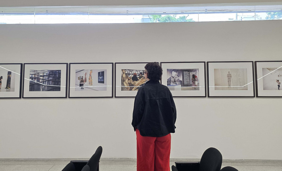 Novo miniauditório do MON é inaugurado com exposição de fotos de Dico Kremer