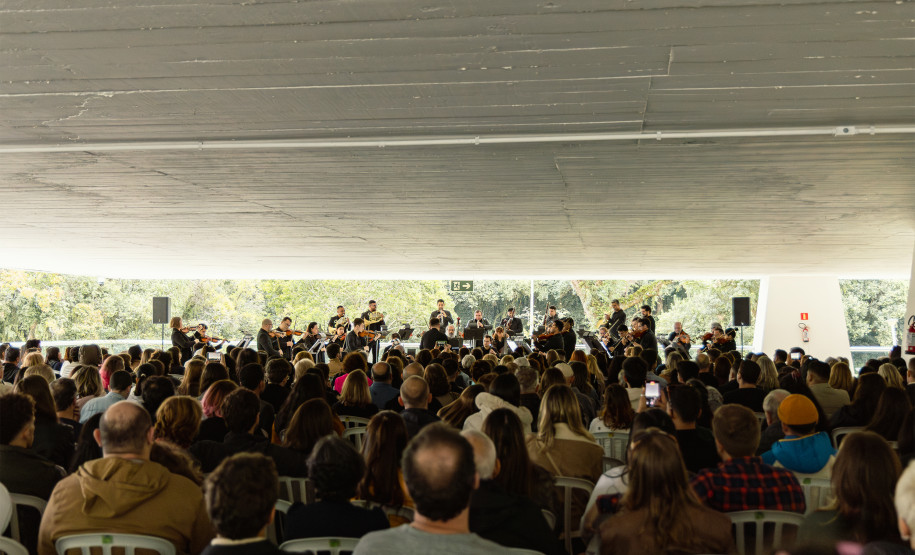 Mozart gratuito no MON, duas novas exposições e Vera Holtz estão na agenda cultural