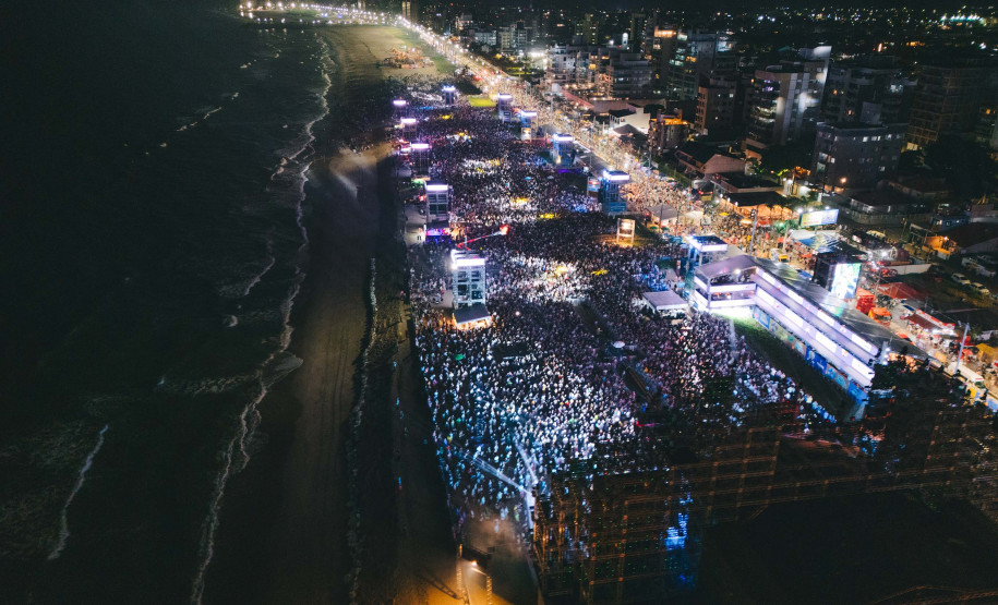 Aonde quer que eu vá: chuva, coral e emoção marcam show dos Paralamas em Matinhos