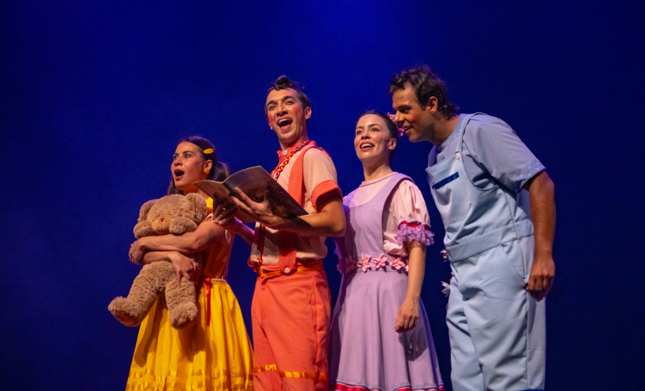 Governo do Paraná abre edital da 3.ª edição do programa Crianças no Teatro