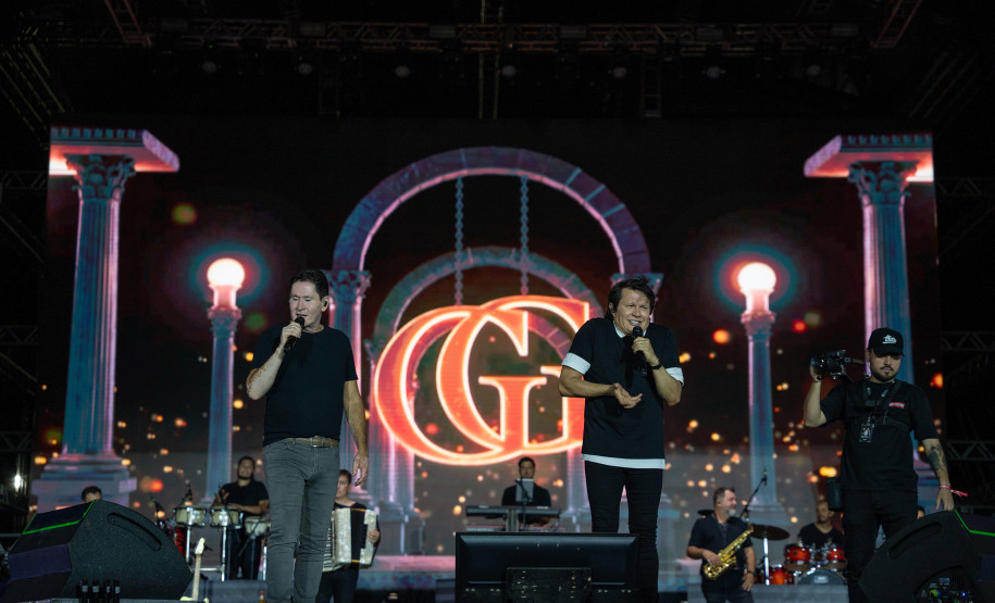 Clássicos do sertanejo no Verão Maior, Teodoro & Sampaio e Gian & Giovani agitam Pontal do Paraná