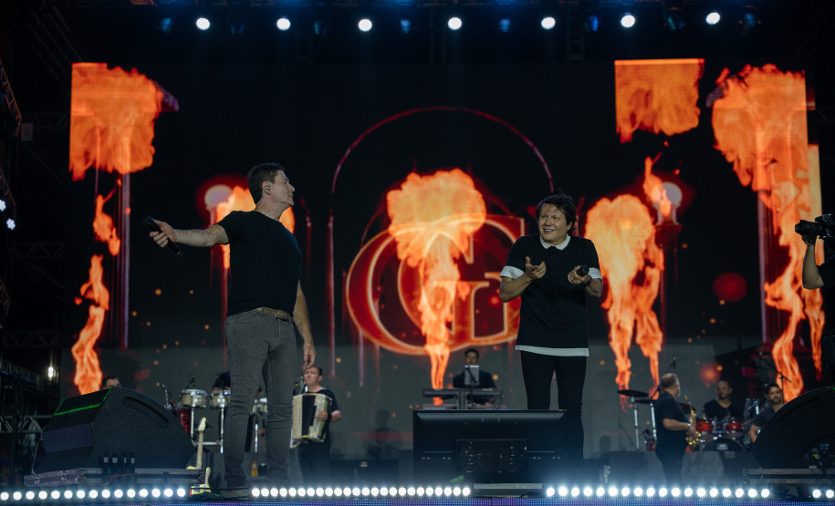 Clássicos do sertanejo no Verão Maior, Teodoro & Sampaio e Gian & Giovani agitam Pontal do Paraná