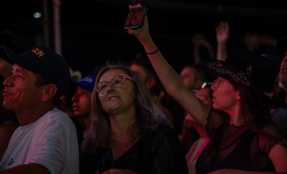 Clássicos do sertanejo no Verão Maior, Teodoro & Sampaio e Gian & Giovani agitam Pontal do Paraná