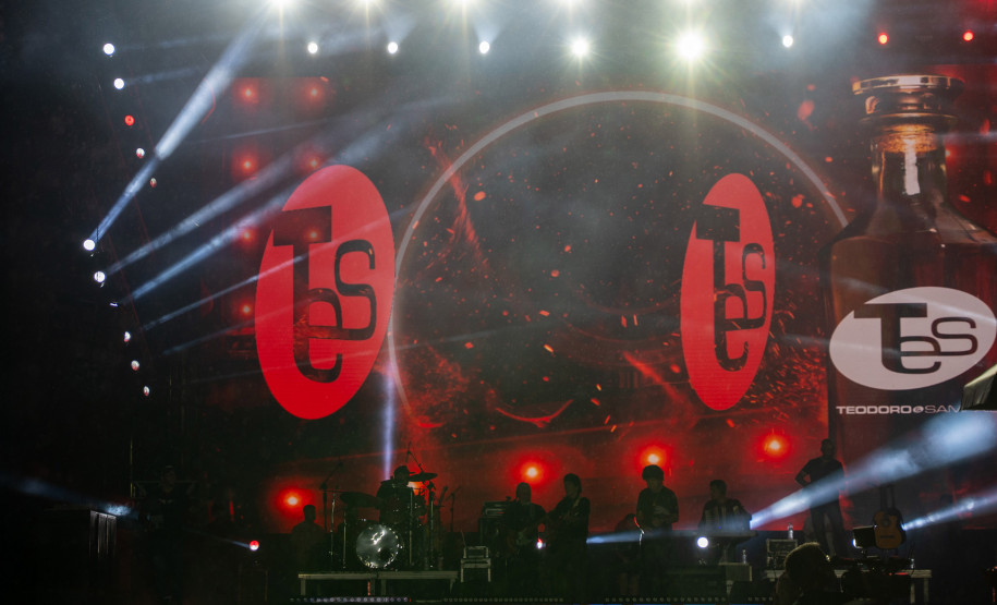 Clássicos do sertanejo no Verão Maior, Teodoro & Sampaio e Gian & Giovani agitam Pontal do Paraná