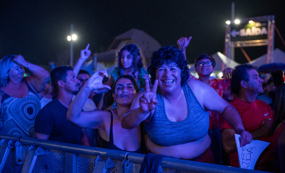 Clássicos do sertanejo no Verão Maior, Teodoro & Sampaio e Gian & Giovani agitam Pontal do Paraná