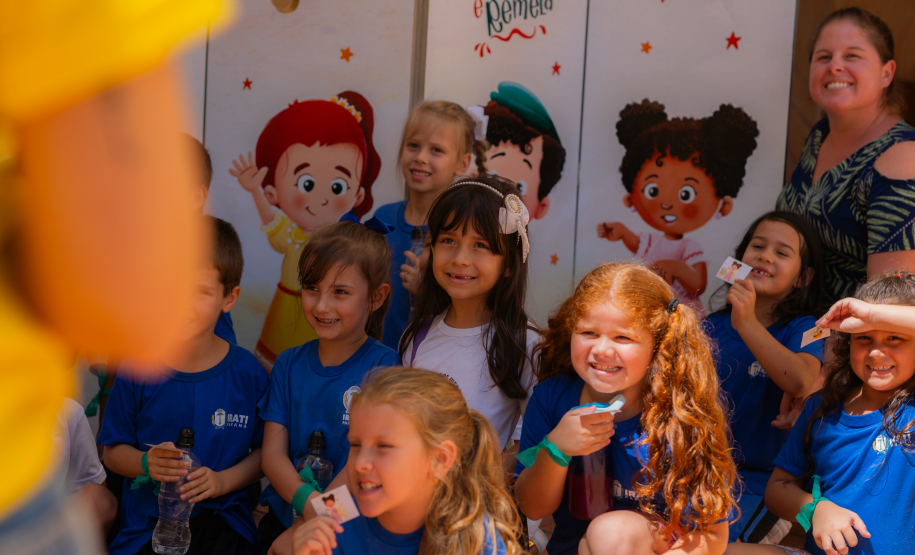 Governo do Paraná abre edital da 3.ª edição do programa Crianças no Teatro