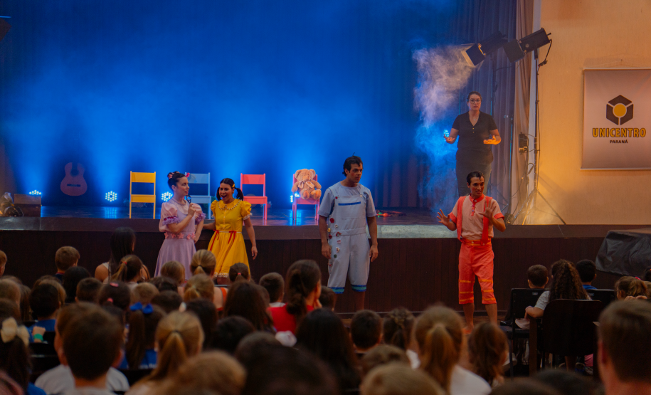 Governo do Paraná abre edital da 3.ª edição do programa Crianças no Teatro
